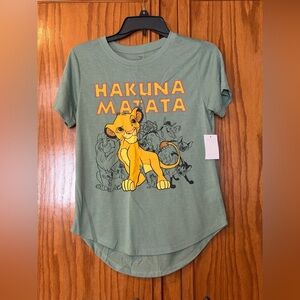 Disney’s Lion King shirt NWT size medium